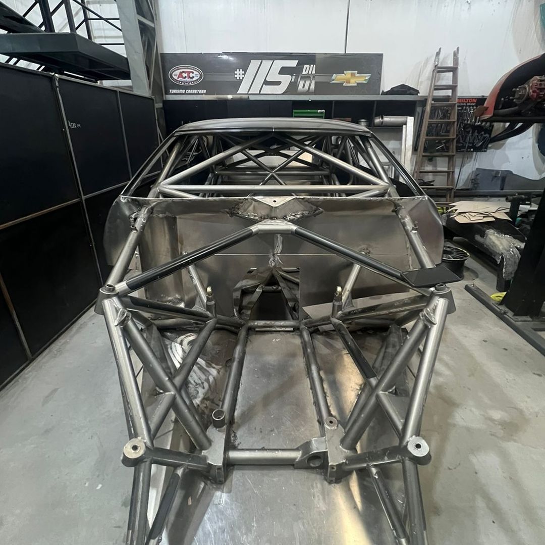 Compartimos las imágenes de los avances en el nuevo Camaro del LRD Performance:: ebarlin 02.jpg